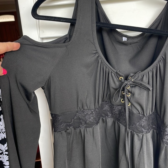 Goth Black Cold Shoulder XL Top - Picture 3 of 6